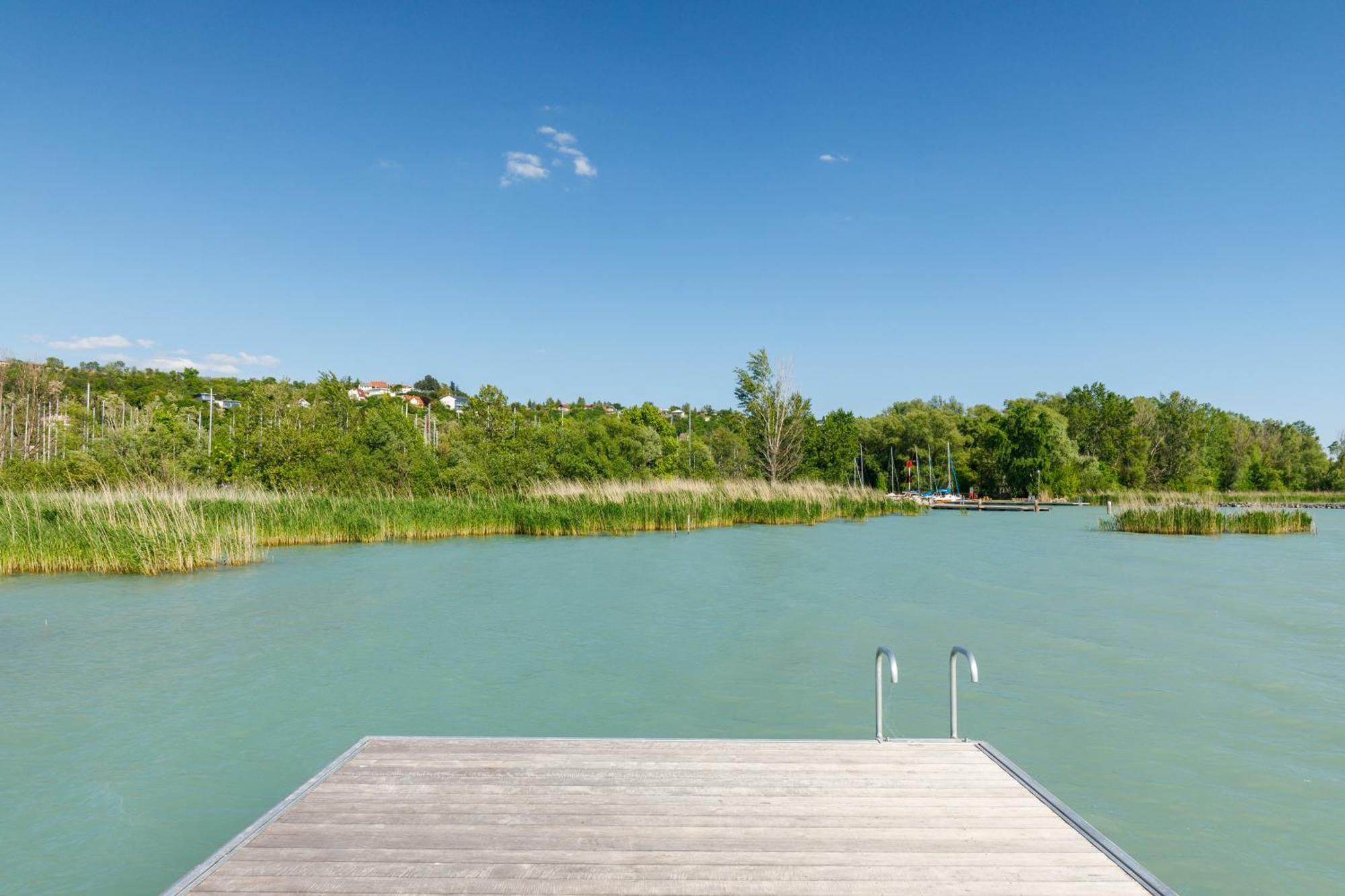 Blue4 Apartment Balatonfůzfő المظهر الخارجي الصورة